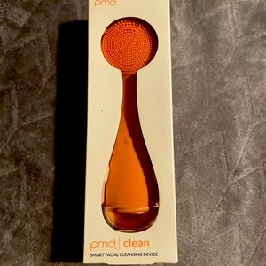Pmd clean smart facial cleansing device